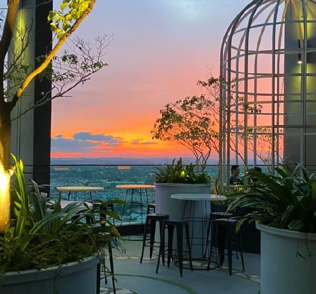 Sky dining gallery 1